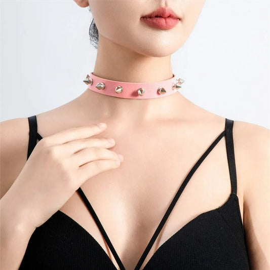 Choker z ćwiekami w stylu punk z regulowanym paskiem - Senséra