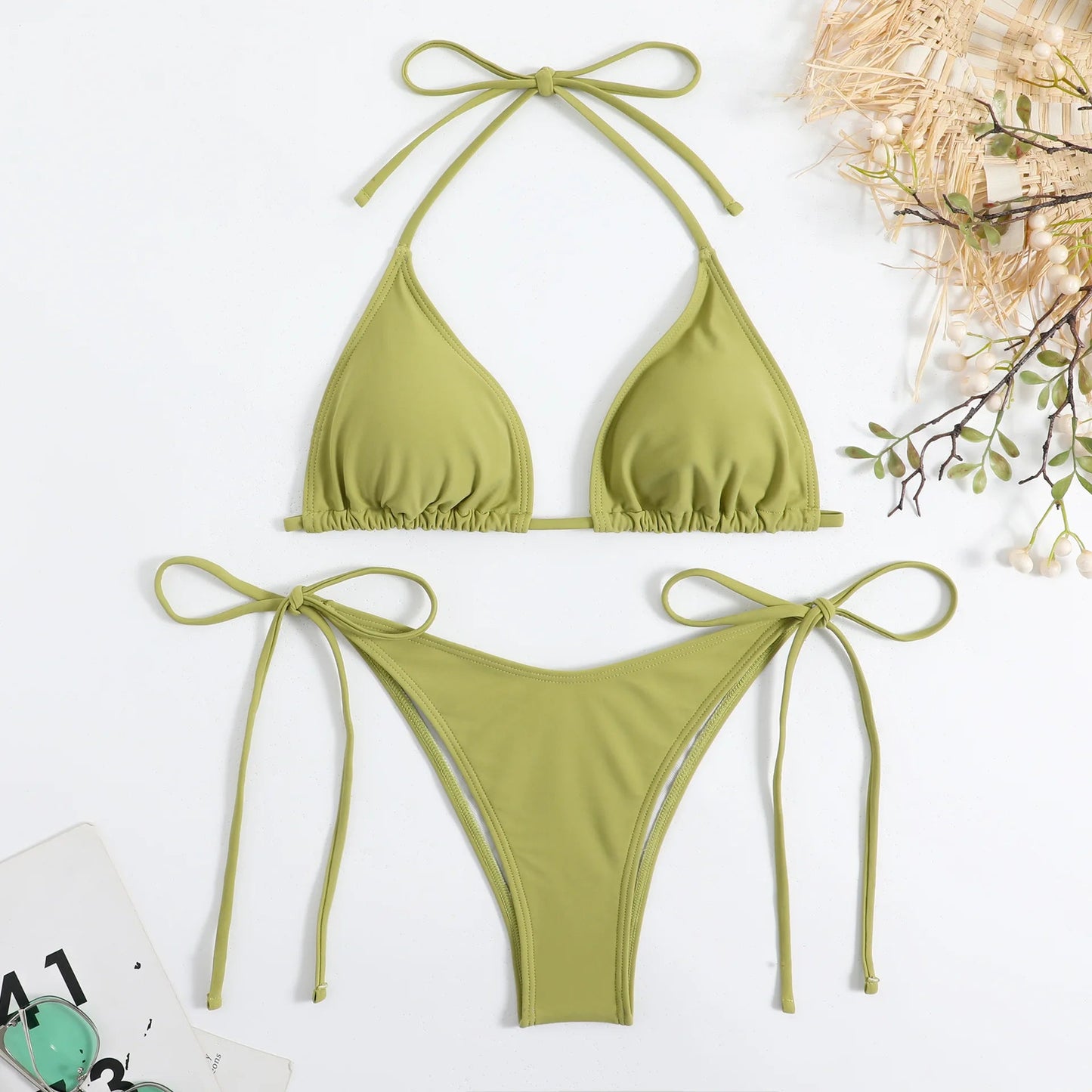 Minimalistyczne bikini wiązane z trójkątnym topem i regulowanymi figami - Senséra