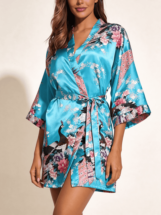 Satynowy szlafrok damski w kwiatowy wzór z orientalnym motywem kimono - Senséra