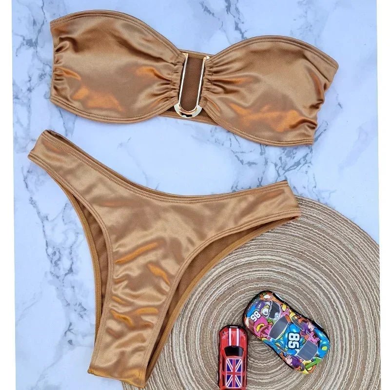 Bandeau bikini z ozdobną klamrą i wysokim wycięciem fig - Senséra