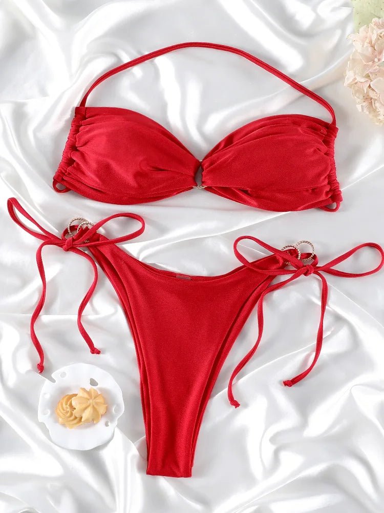 Bandeau bikini z ozdobnymi ringami i wiązanymi figami - Senséra