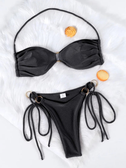Bandeau bikini z ozdobnymi ringami i wiązanymi figami - Senséra