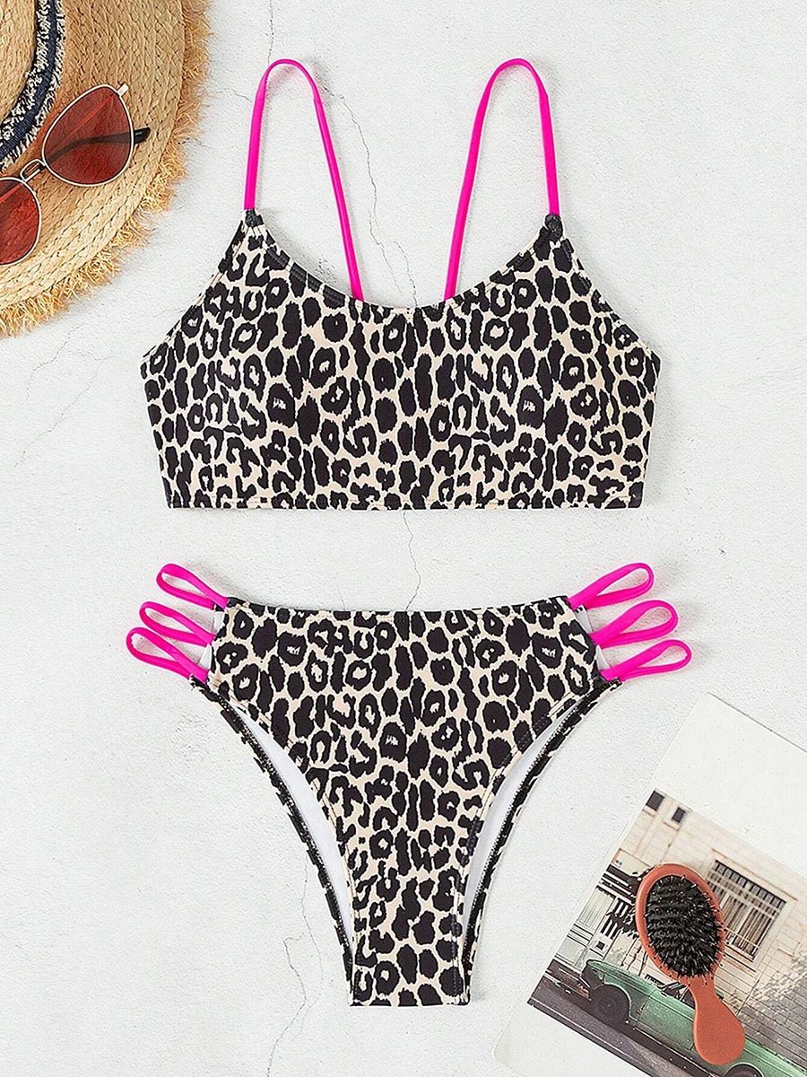 Bikini w panterkę z topem na ramiączkach i wyciętymi figami - Senséra