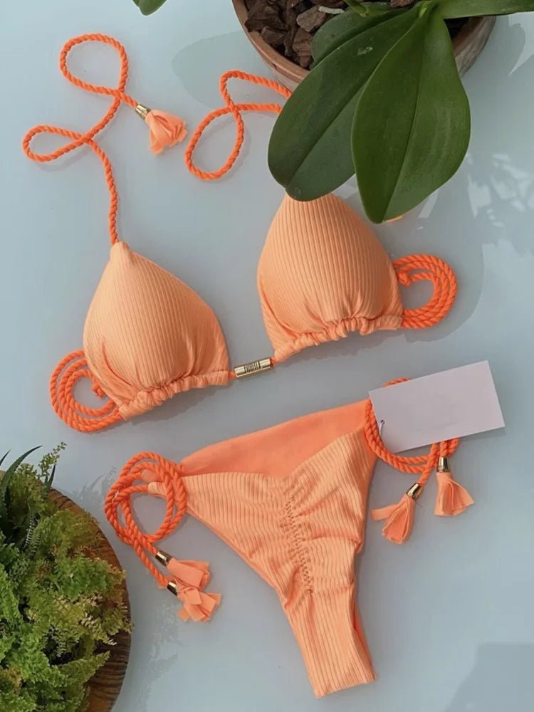 Bikini wiązane z trójkątnym topem i ozdobnymi chwostami - Senséra