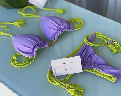 Bikini wiązane z trójkątnym topem i ozdobnymi chwostami - Senséra