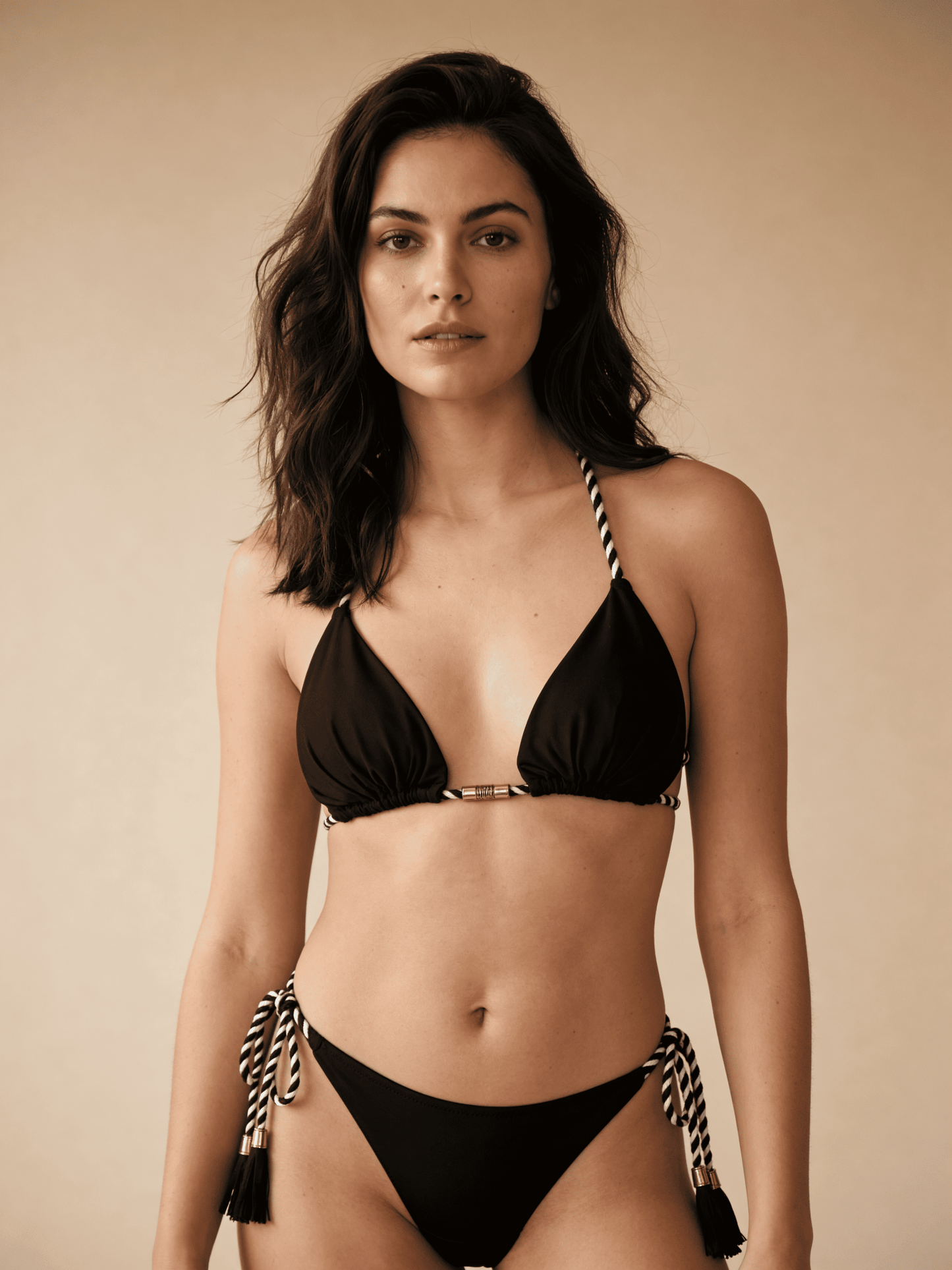 Bikini wiązane z trójkątnym topem i ozdobnymi chwostami - Senséra