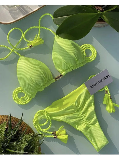Bikini wiązane z trójkątnym topem i ozdobnymi chwostami - Senséra