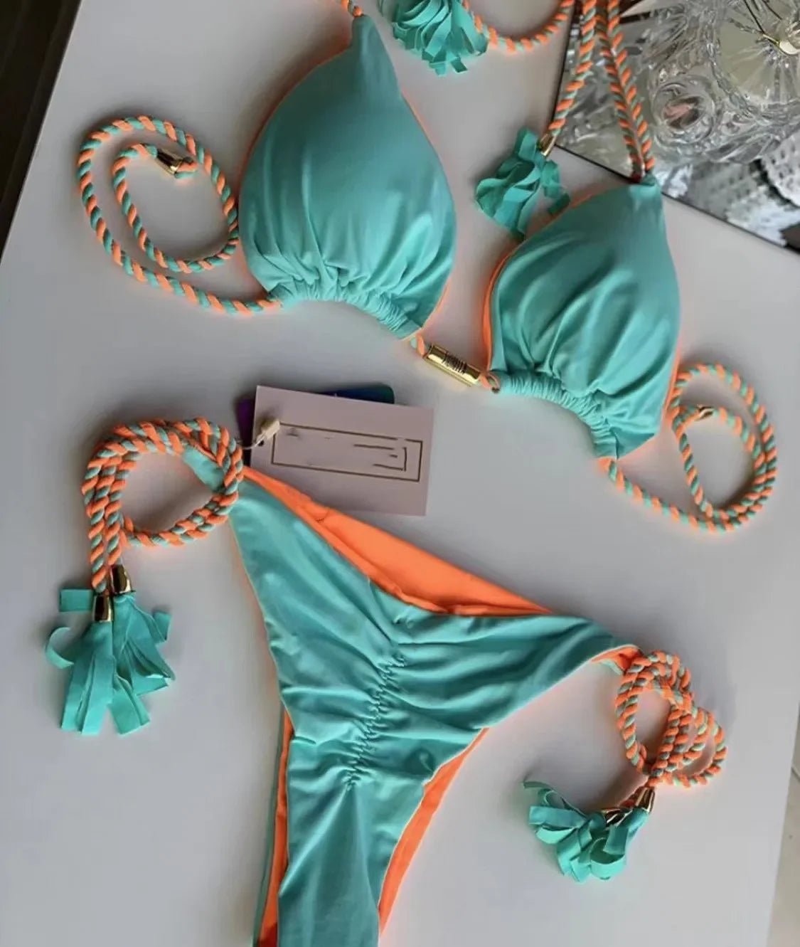 Bikini wiązane z trójkątnym topem i ozdobnymi chwostami - Senséra