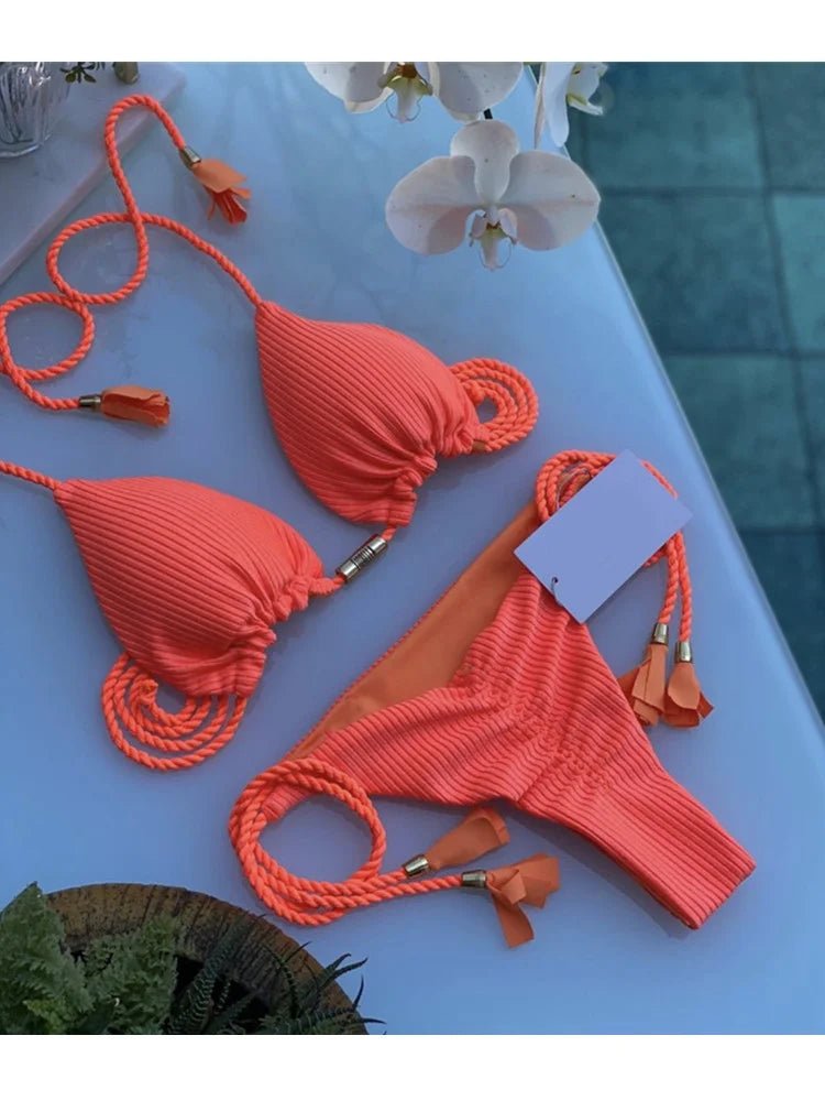 Bikini wiązane z trójkątnym topem i ozdobnymi chwostami - Senséra