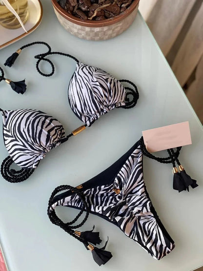 Bikini wiązane z trójkątnym topem i ozdobnymi chwostami - Senséra
