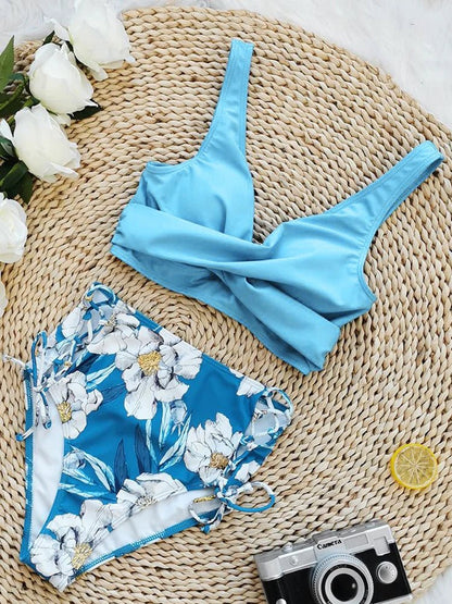 Bikini z krzyżowanym topem i figami z wiązaniami w tropikalny wzór - Senséra