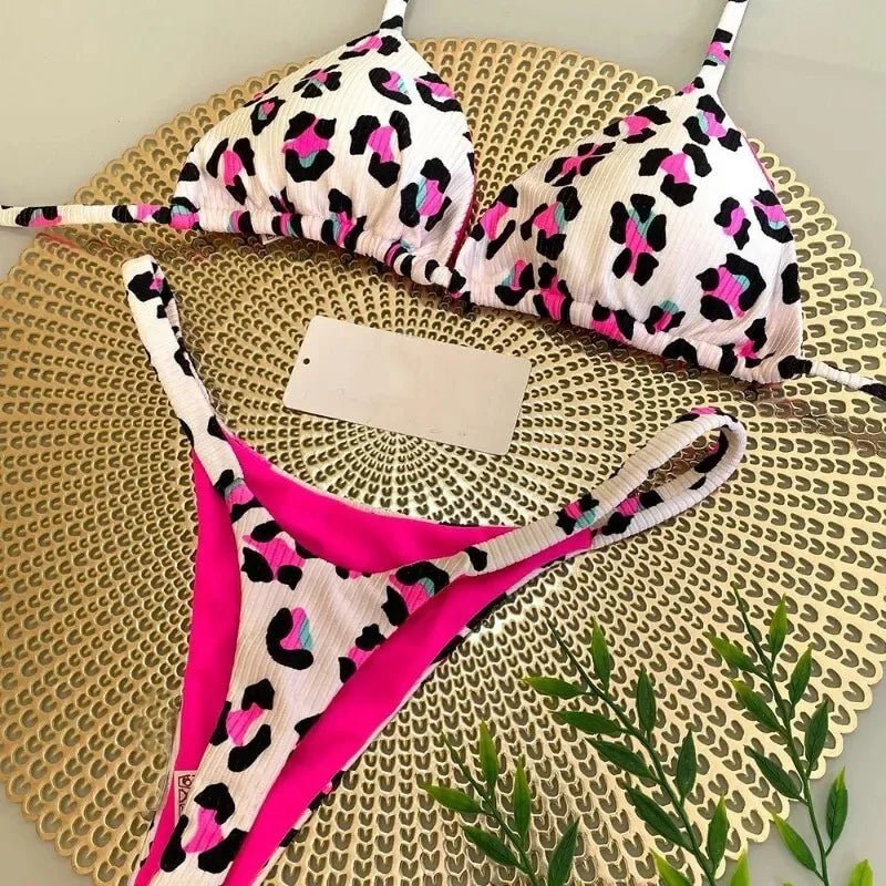 Bikini z nadrukiem i plecionymi detalami przy figach typu string - Senséra