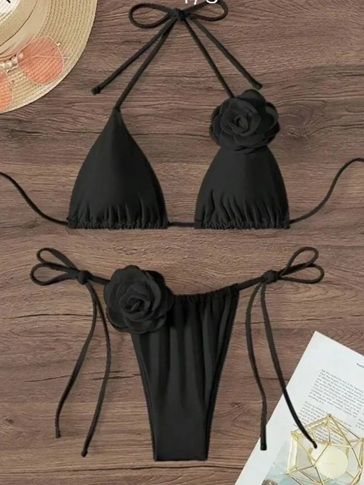 Bikini z topem na ramiączkach i kwiatową aplikacją 3D oraz wyciętymi figami - Senséra