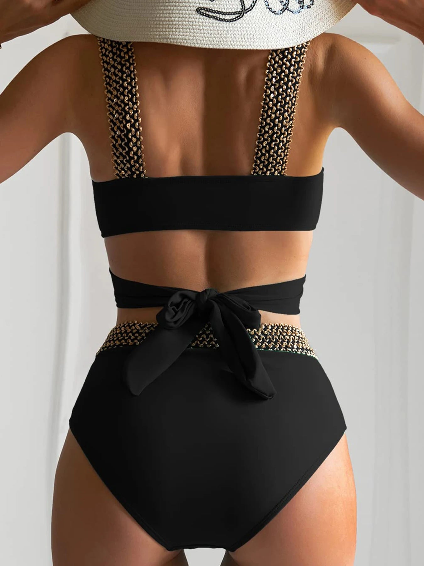Bikini z wysokim stanem i krzyżowanym topem z biżuteryjnymi ramiączkami - Senséra