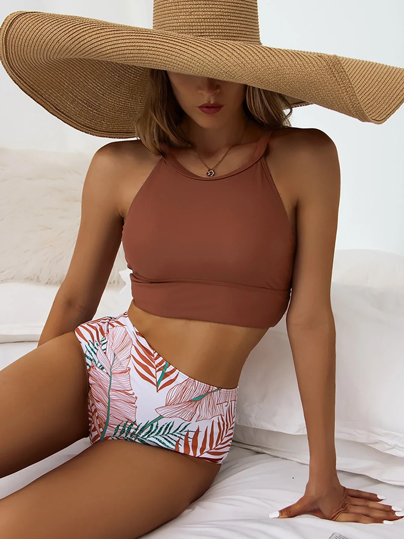 Bikini z zabudowanym topem i wysokim stanem w tropikalny wzór - Senséra