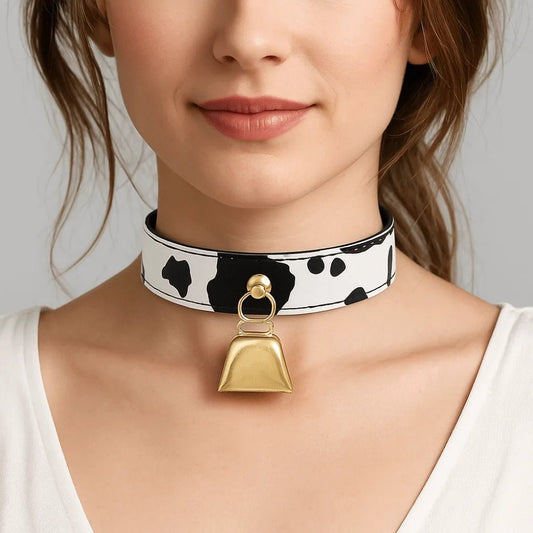 Choker w krowi wzór z zawieszką i regulowanym zapięciem - Senséra