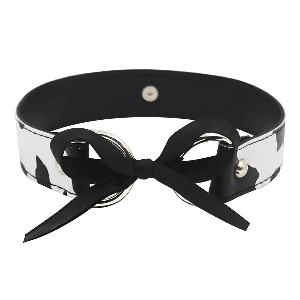 Choker w krowi wzór z zawieszką i regulowanym zapięciem - Senséra