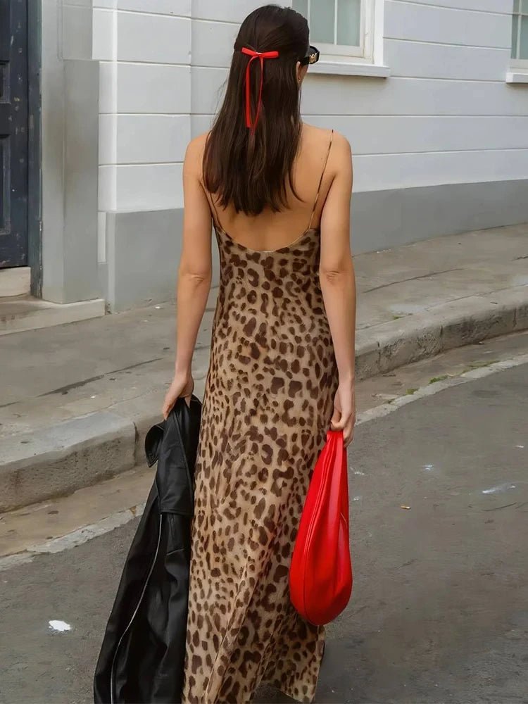 Długa sukienka na ramiączkach w leopardzi wzór z dopasowanym krojem - Senséra