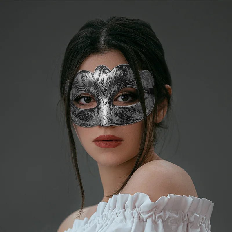 Elegancka maska maskaradowa z tłoczonym wzorem w stylu vintage - Senséra