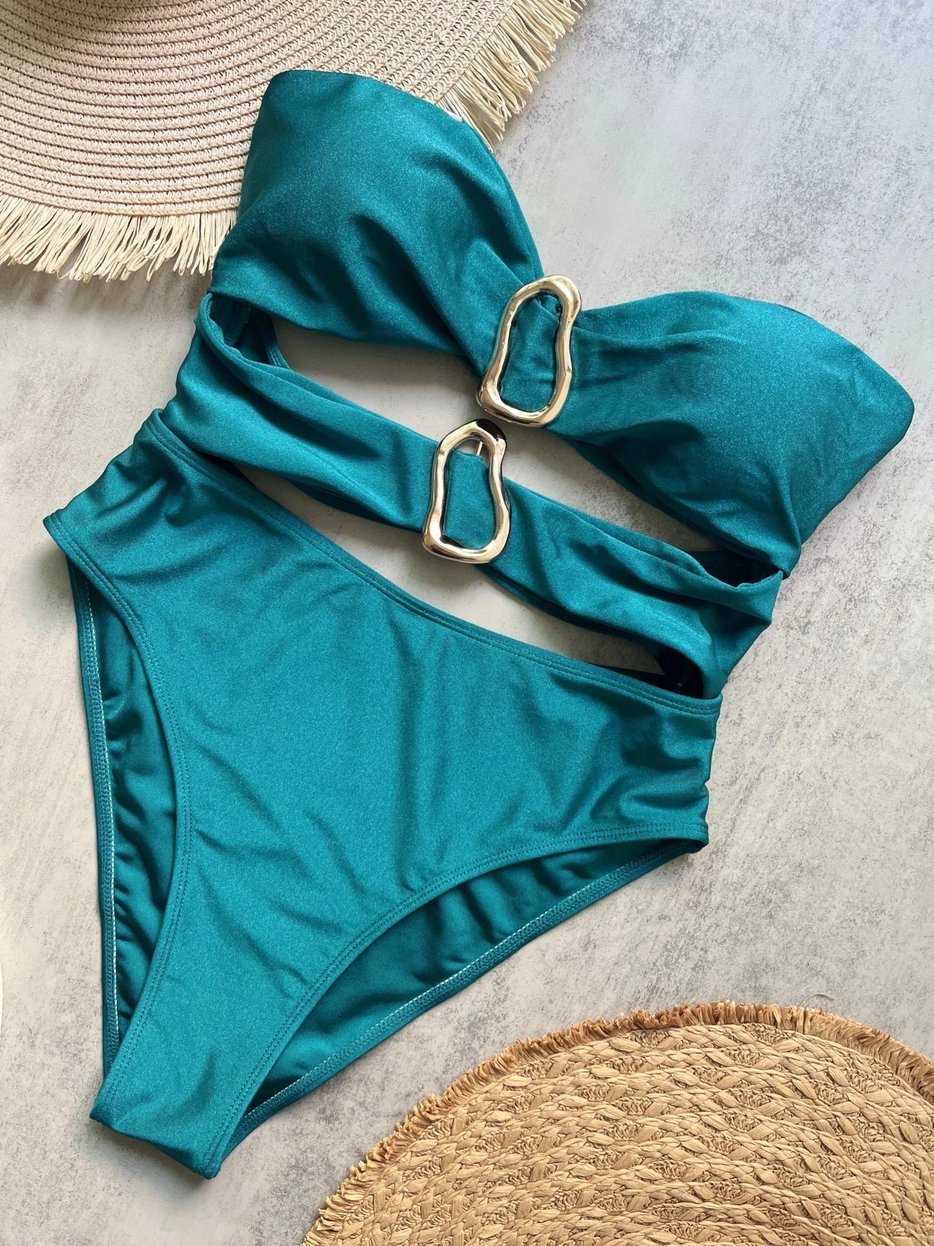Monokini bandeau z wycięciami i ozdobnymi złotymi klamrami - Senséra