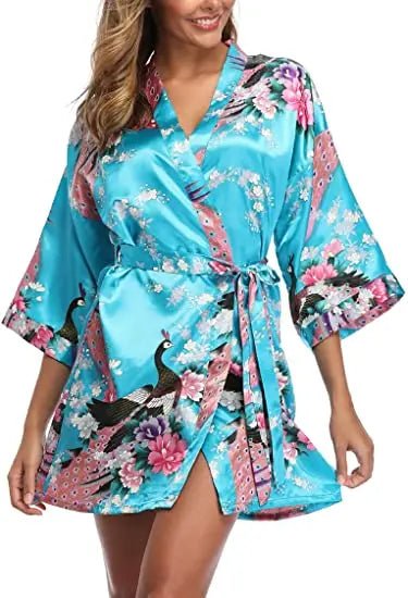 Satynowy szlafrok damski w kwiatowy wzór z orientalnym motywem kimono - Senséra