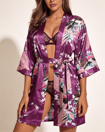 Satynowy szlafrok damski w kwiatowy wzór z orientalnym motywem kimono - Senséra