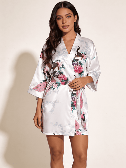 Satynowy szlafrok damski w kwiatowy wzór z orientalnym motywem kimono - Senséra