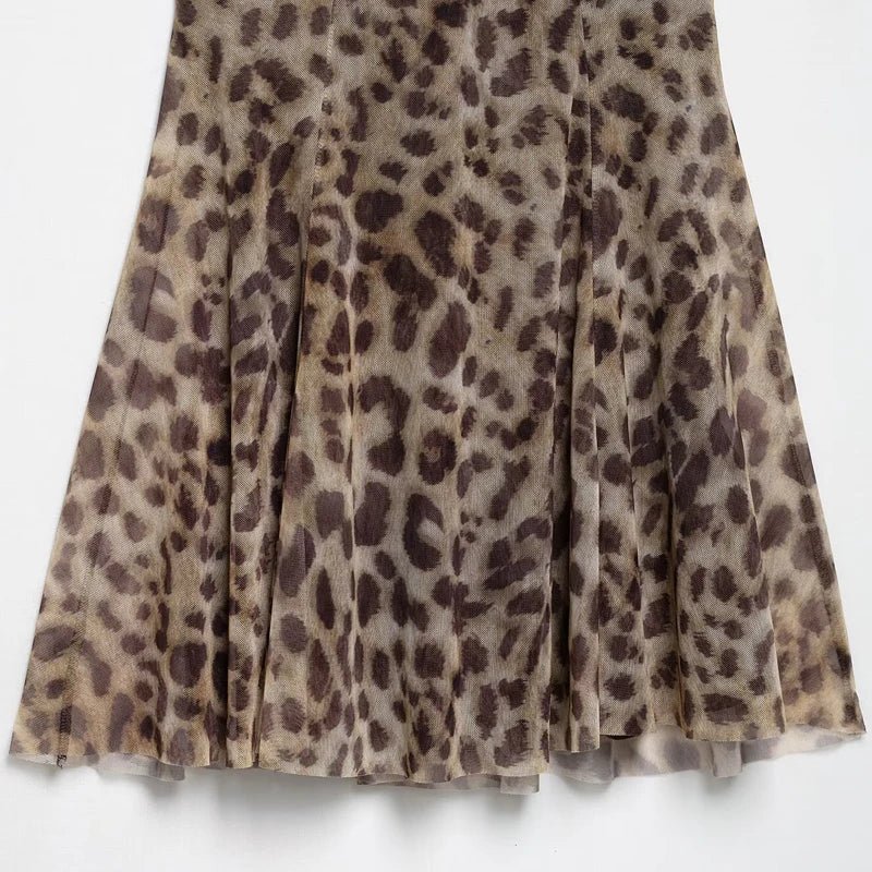 Tiulowa mini sukienka na ramiączkach w leopardzi wzór z odkrytymi plecami - Senséra